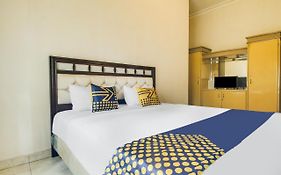 Spot On 91620 Skypiea Guest House